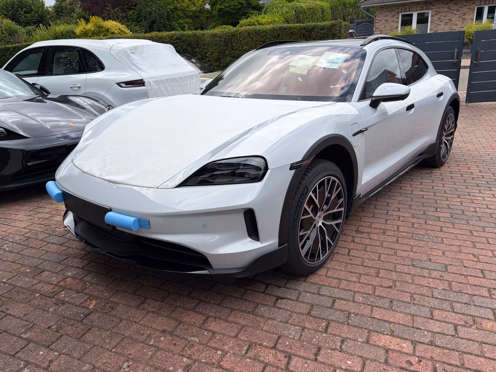 Porsche Taycan RHD Cross Turismo 4 S