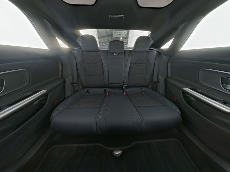Fahrzeugabbildung Mercedes-Benz CLA 200 EQ ACC AUT Fernlichtass. Kam. KeyLess LM
