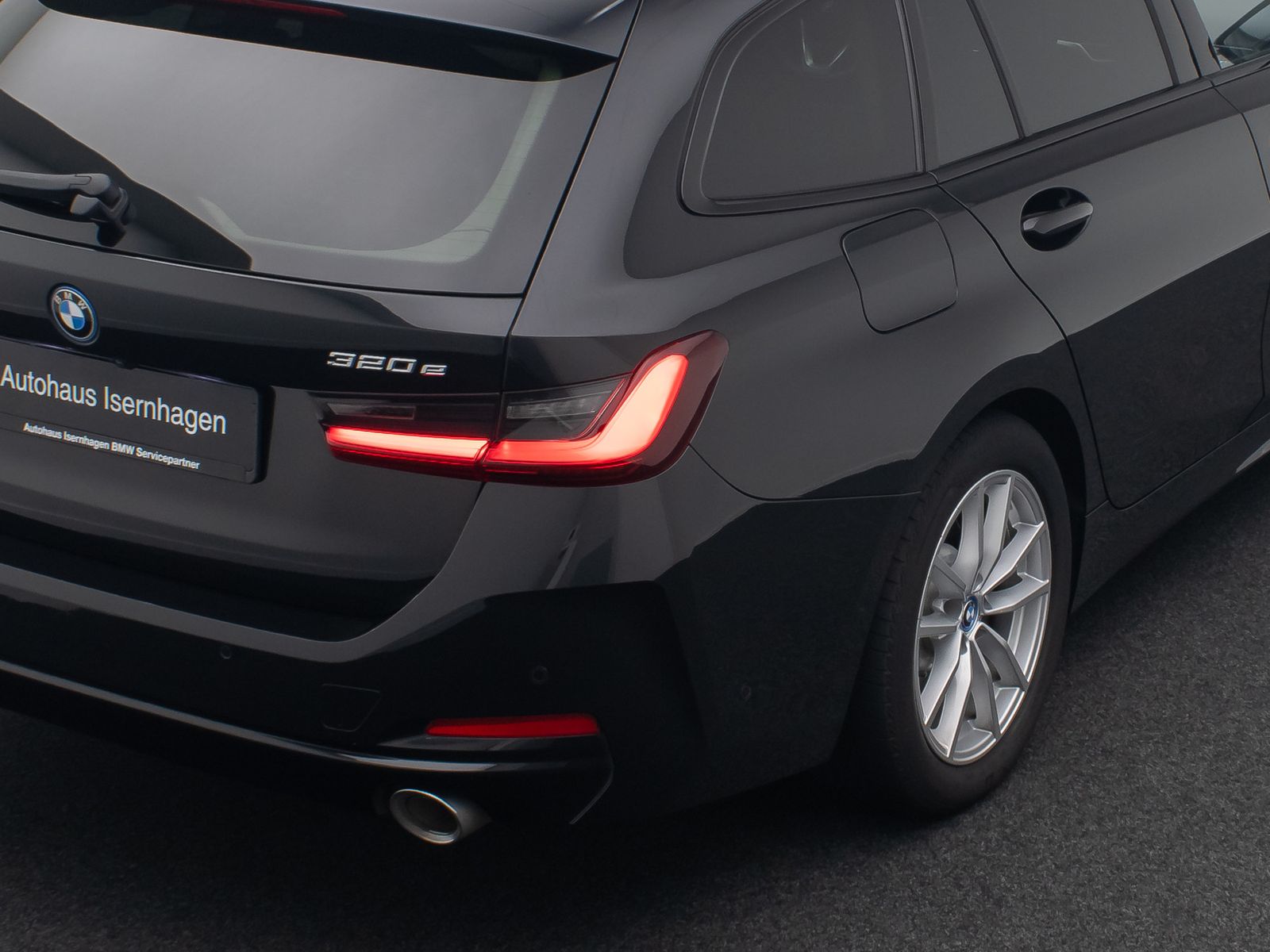 Fahrzeugabbildung BMW 320e DAB Kamera Alarm H/K Sport Leder Komfort