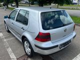 Volkswagen Golf 1.6 Basis/ NEU TÜV - Volkswagen aus 2001