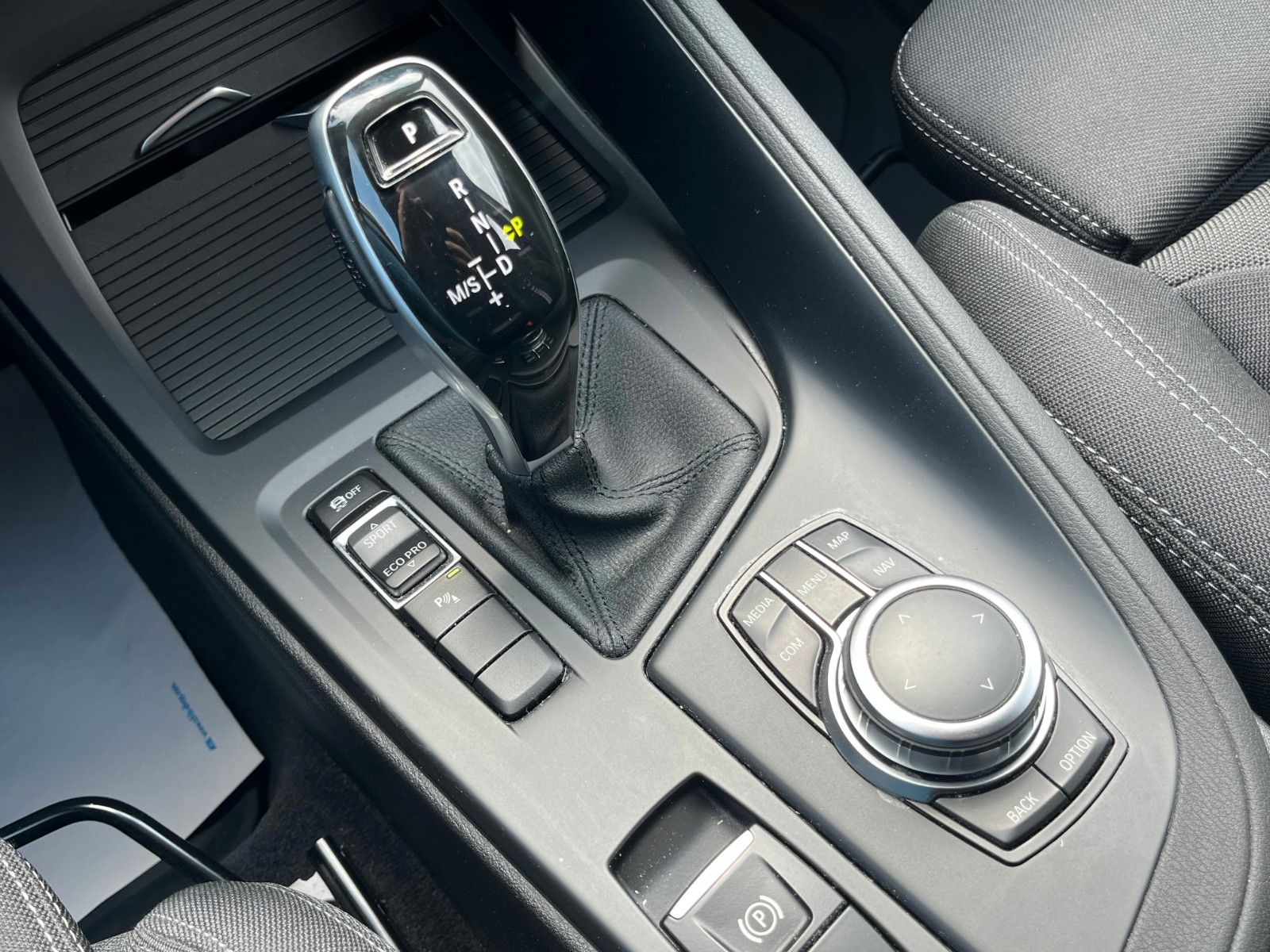 Fahrzeugabbildung BMW X1 sDrive18d Aut. Navi SPORTSITZE Alarm Kamera