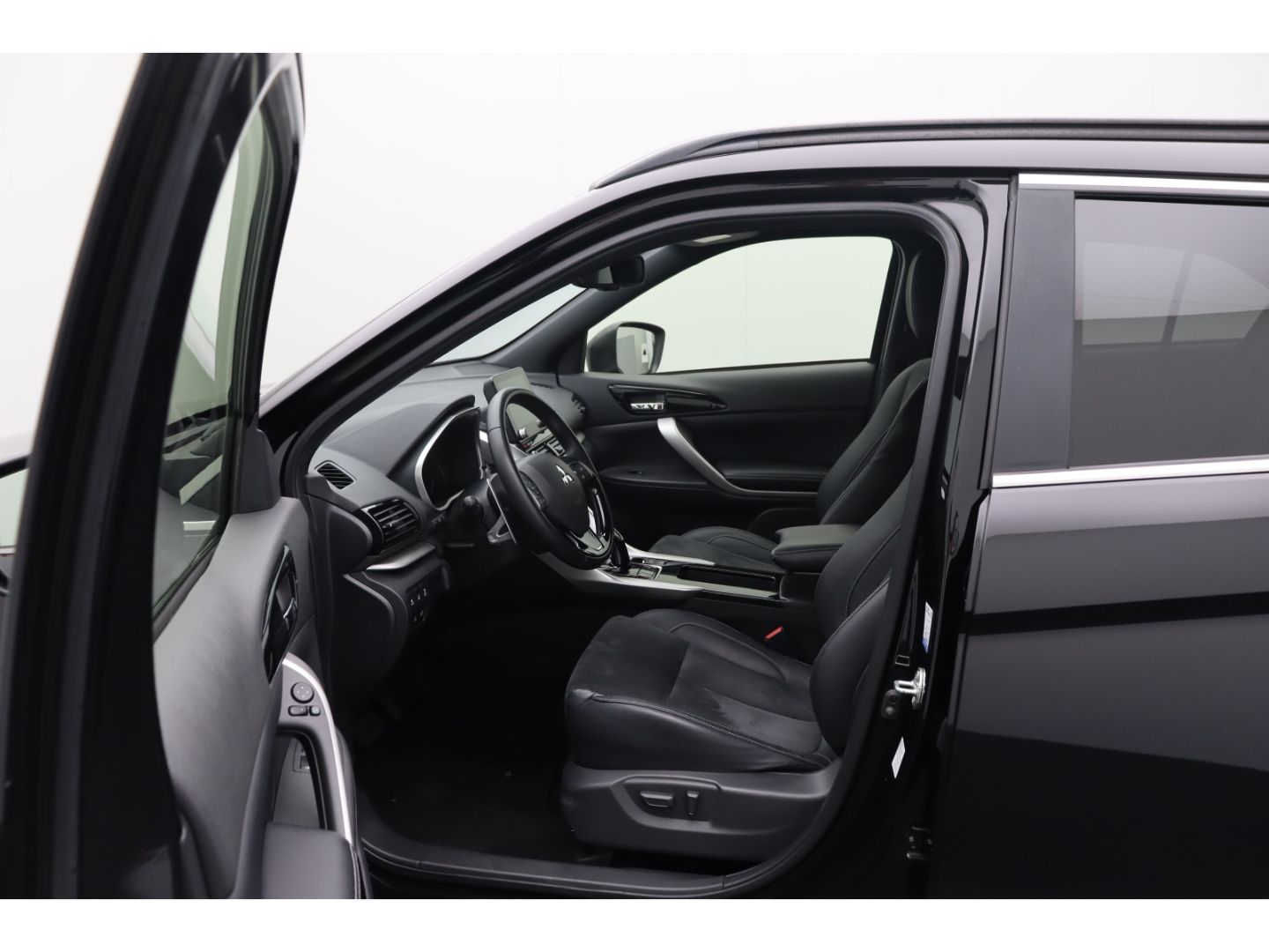 Fahrzeugabbildung Mitsubishi Eclipse Cross Plus Select Hybrid 4WD