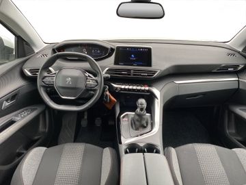 Peugeot 3008 1.2 PureTech 130 Active AHK+Kam.+Navi+SHZ