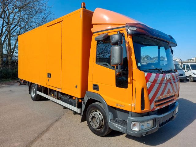 Iveco EuroCargo 80 .17 koffer 5,7m! 220k km. Neue reif