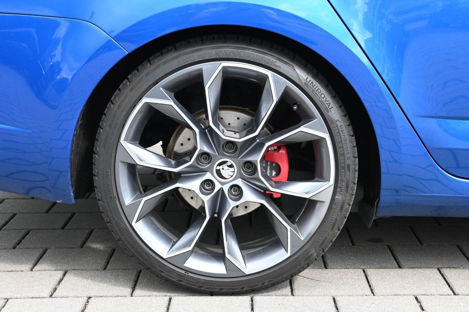 Fahrzeugabbildung SKODA Octavia 2.0 TDI Green tec DSG RS Combi °AHK°STHZ