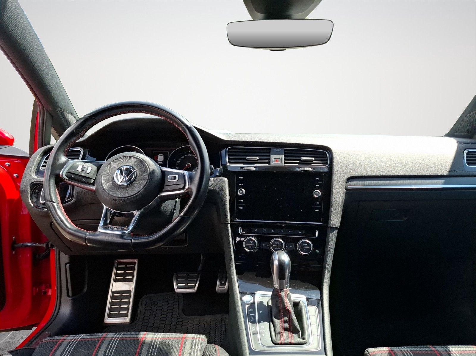 VW Golf VII 2.0 TSI GTI DSG / PANORAMA / LED / NAVI - Image 10