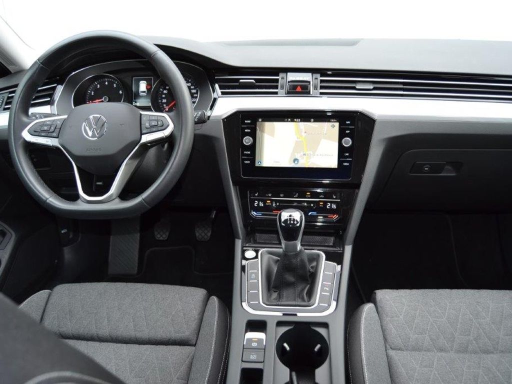 Passat Variant 1.5 TSI Business LED/NAVI+VZE+RFK