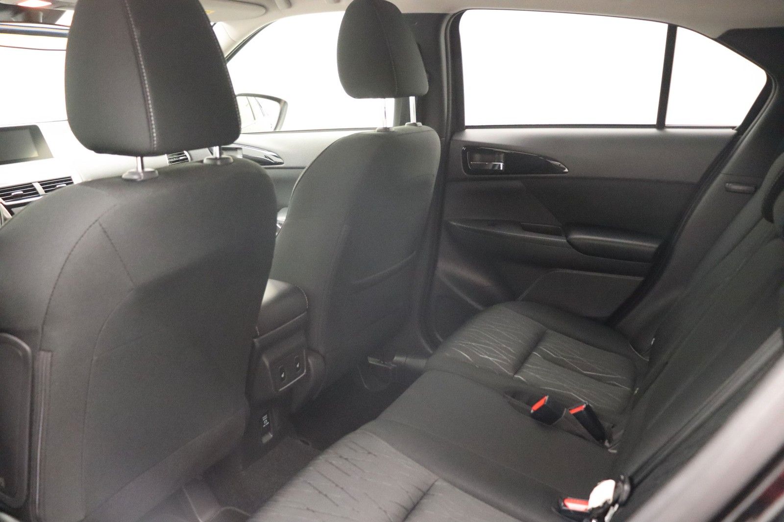 Fahrzeugabbildung Mitsubishi Eclipse Cross 1.5 Intro Edition AHK 360° LED