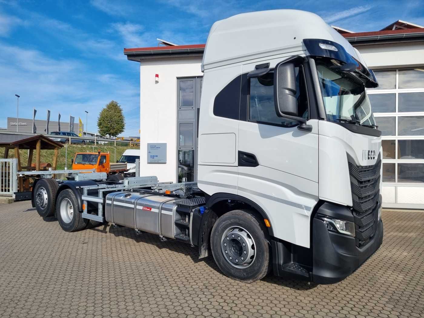 Fahrzeugabbildung Iveco S-Way AS260S46 6x2 BDF-Wechsler Intarder 2x vorh