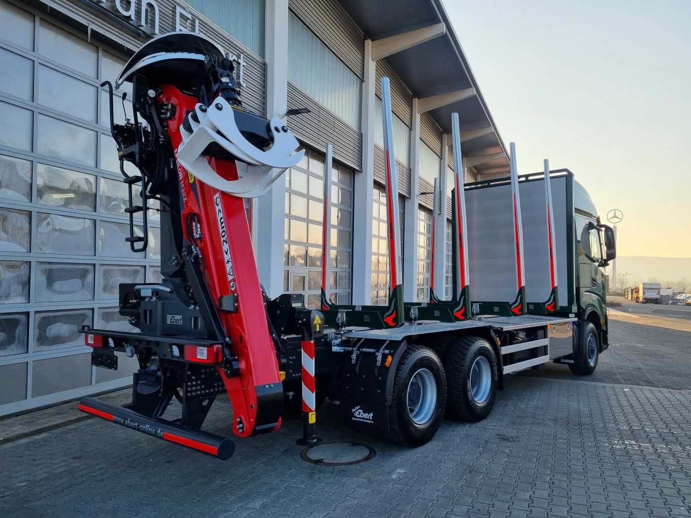 Fahrzeugabbildung Iveco X-Way AS300X57 Z/P HR ON+ 6x4 (6x6 Hi Traction)