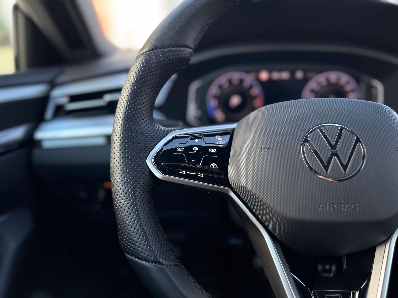 Volkswagen Arteon 2.0 TSI R-Line TAGESZUL 60 % unter UPE