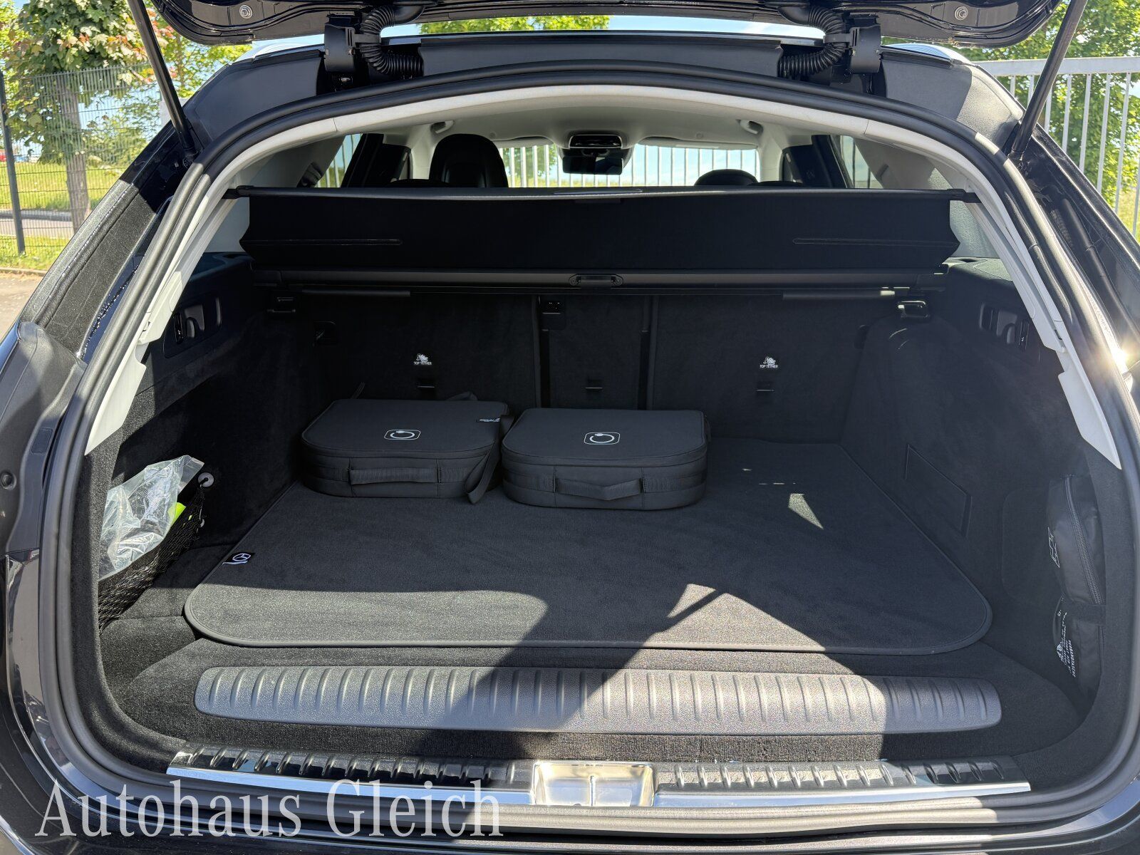 Fahrzeugabbildung Mercedes-Benz E 300 de Avantgarde Advanced Plus Distronic/Klim