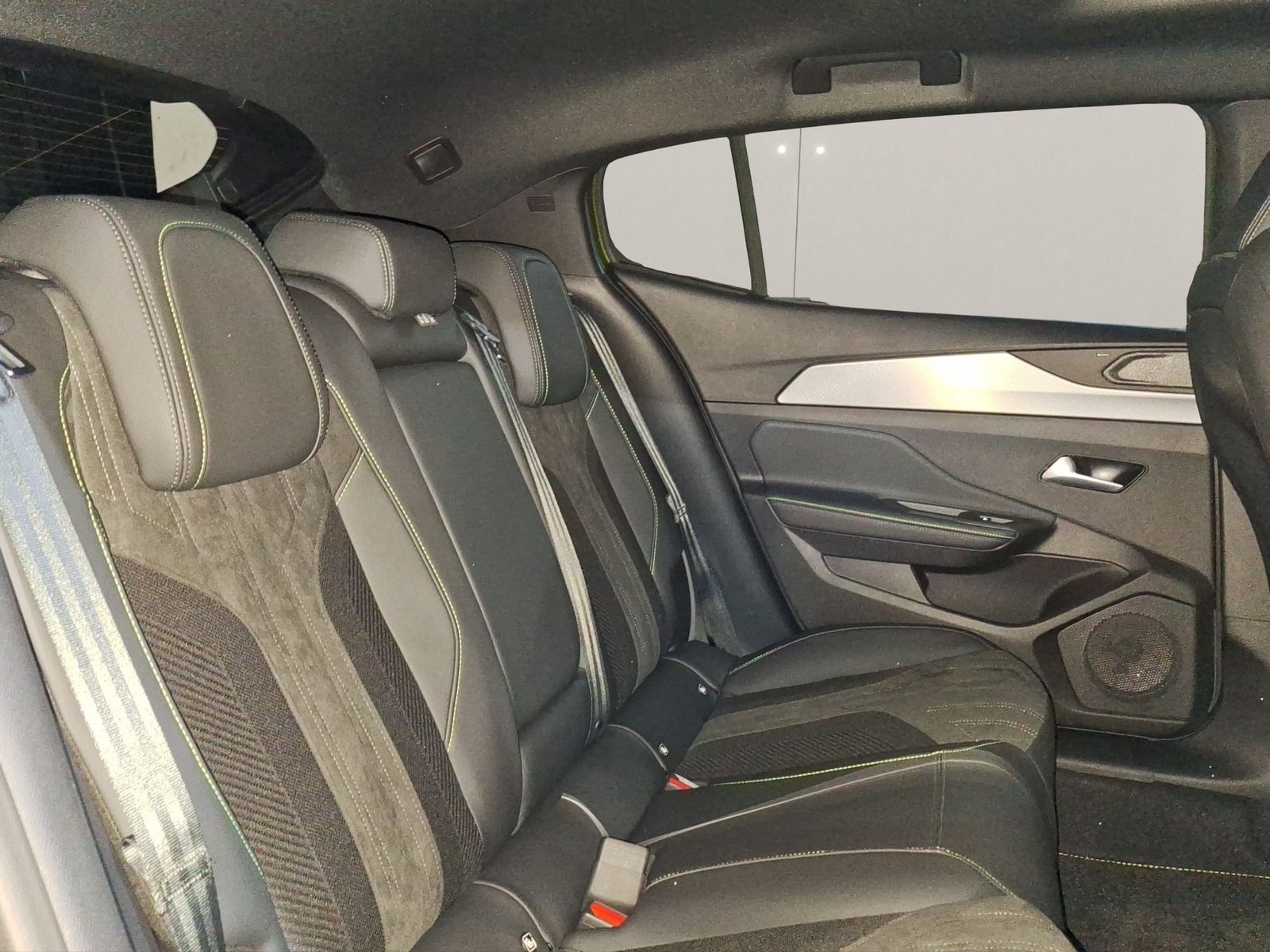 Peugeot 408 - Bild 17