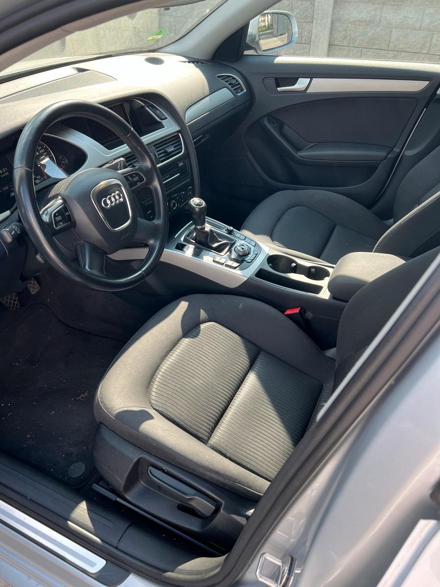 Audi A4 2011 — photo 5