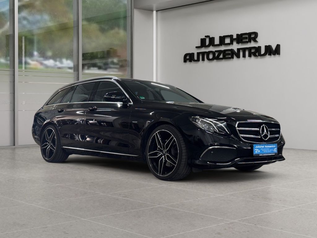 Image of Mercedes-Benz E 200
