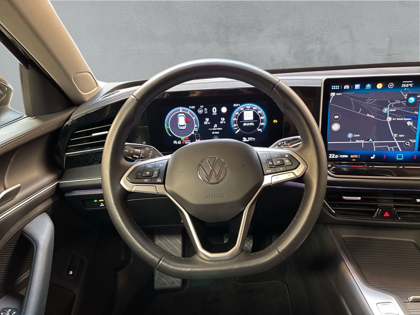 Fahrzeugabbildung Volkswagen Passat Variant 1.5 TSI eHybrid Business AHK HuD