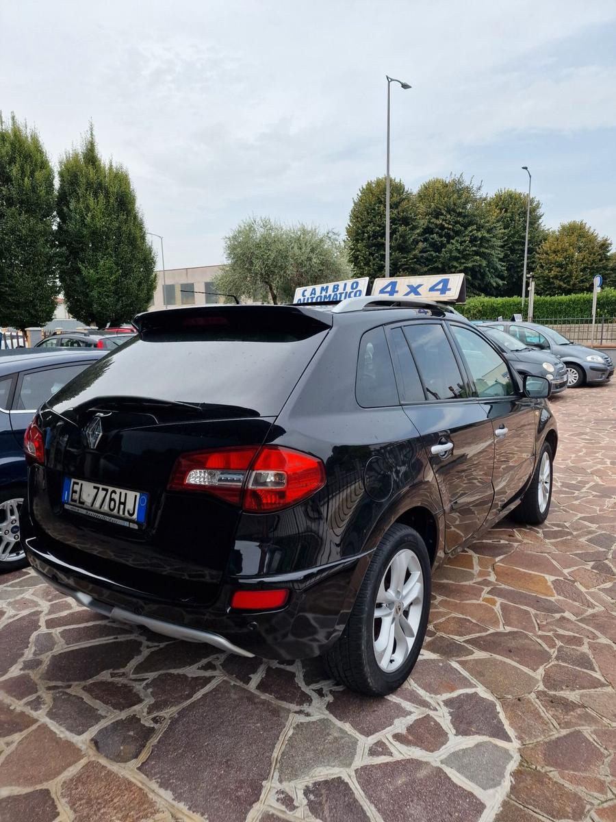 Renault Koleos 2012 — rear view