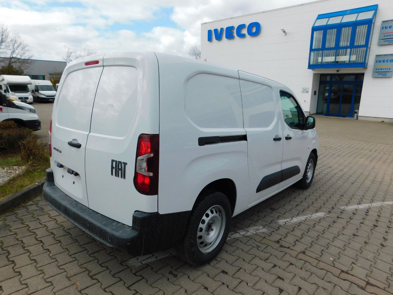 Fahrzeugabbildung Fiat Doblò Kastenwagen XL 1.5 Diesel 75 kW
