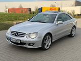 Mercedes-Benz CLK 350 Automatik Schiebedach CarPlay - Mercedes-Benz CLK 350: Coupé