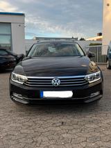 Volkswagen Passat 2.0 TDI SCR DSG Business Navi AHK ACC - VW Passat Gebrauchtwagen in Lübeck