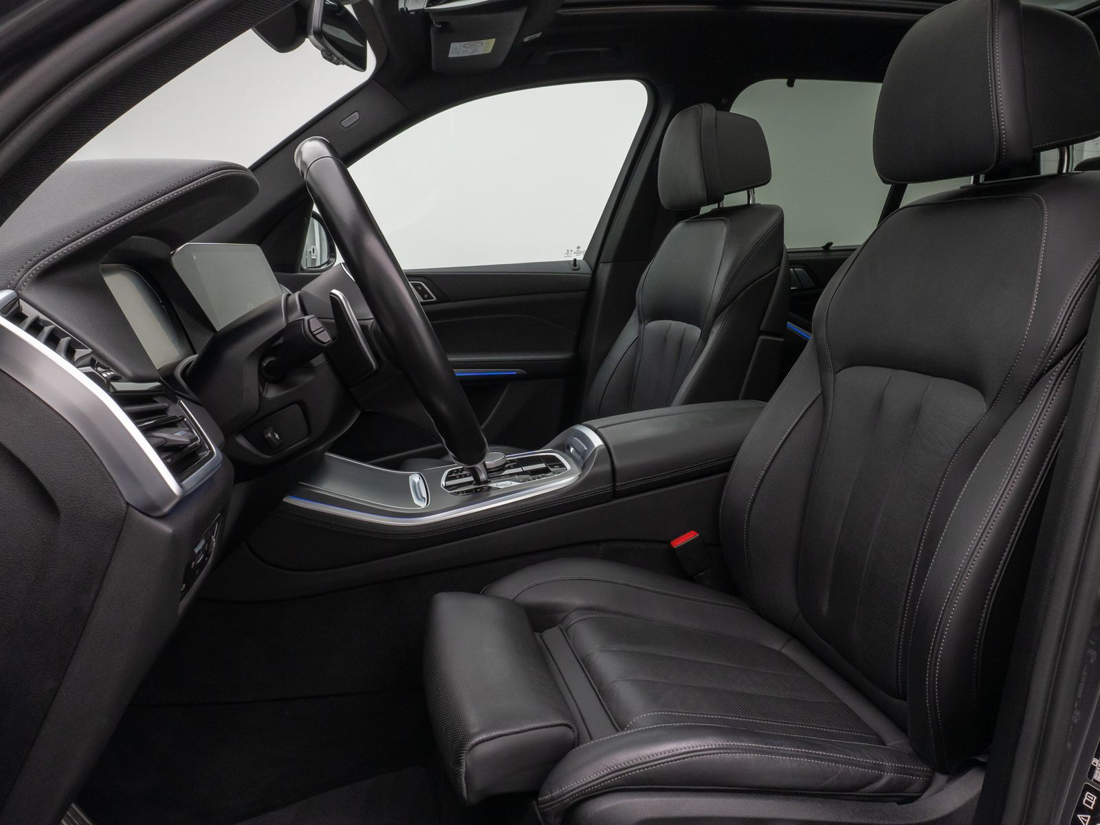 Fahrzeugabbildung BMW X5 xD40d M Sport Panorama Kamera HUD DAB HiFi