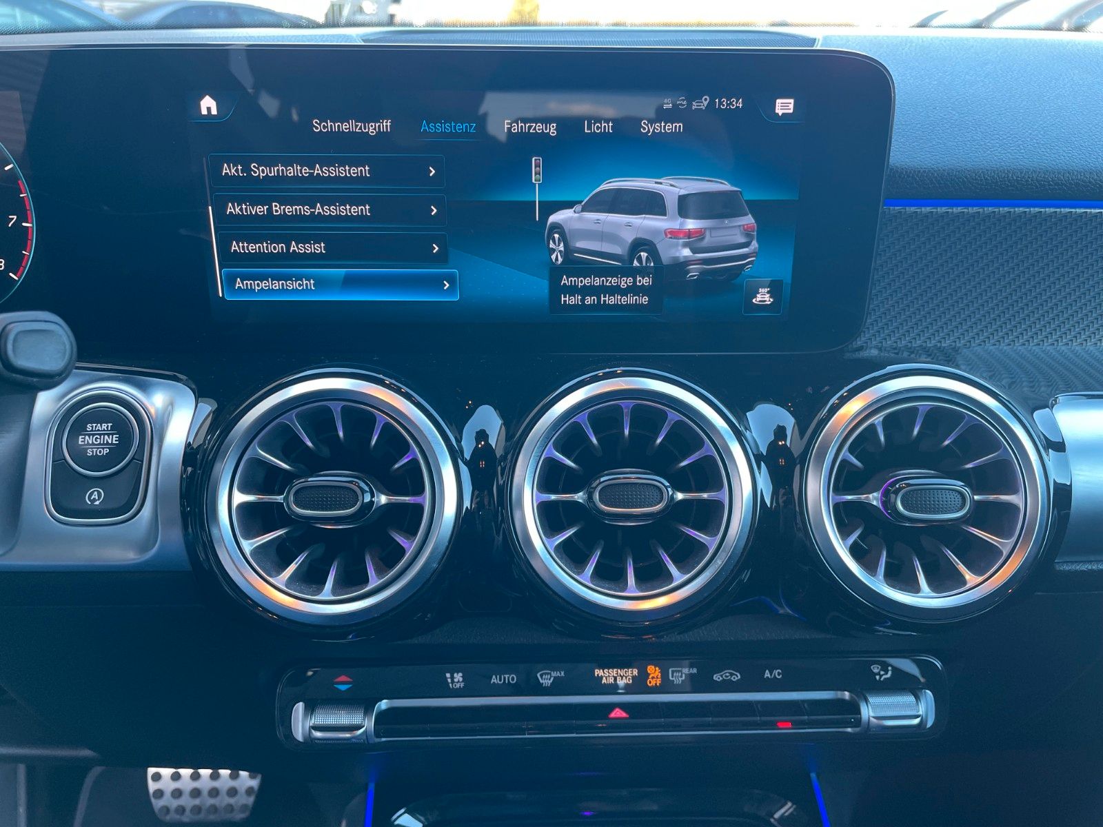 Fahrzeugabbildung Mercedes-Benz GLB 200 AMG 7-Sitzer +Ambiente+R-Kamera+Carplay