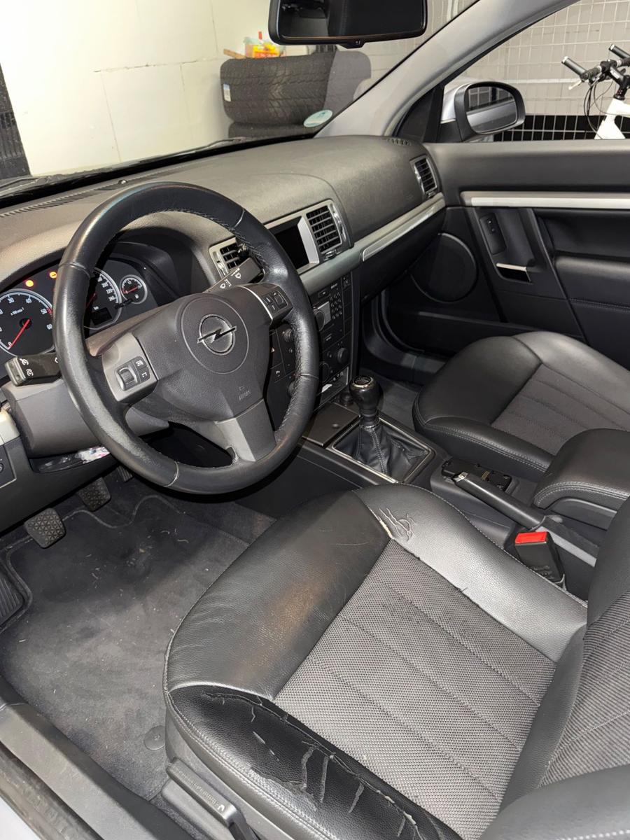 Opel Vectra 2009 — photo 10