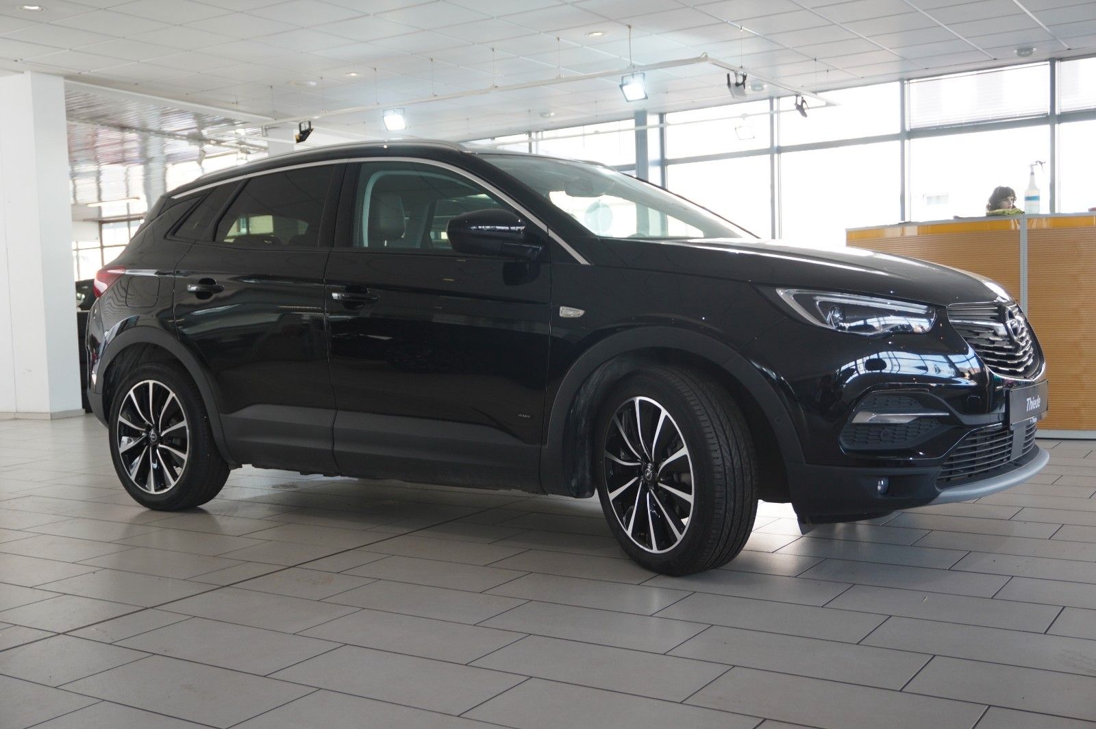 Fahrzeugabbildung Opel Grandland (X) 1.6 PHEV ULTIMATE NAVI/LED/360°/SH