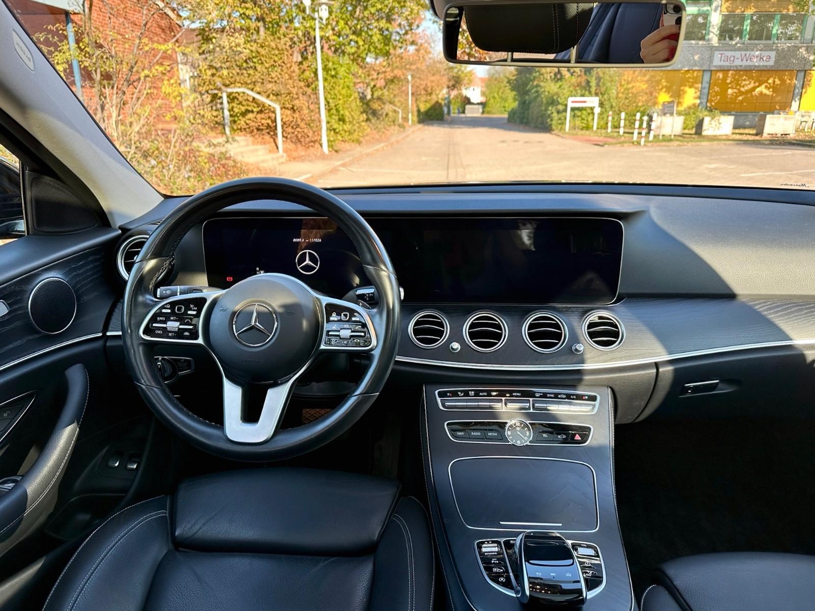 Mercedes-Benz E 300 d T Autom. Distronic, Panorama, Multibeam
