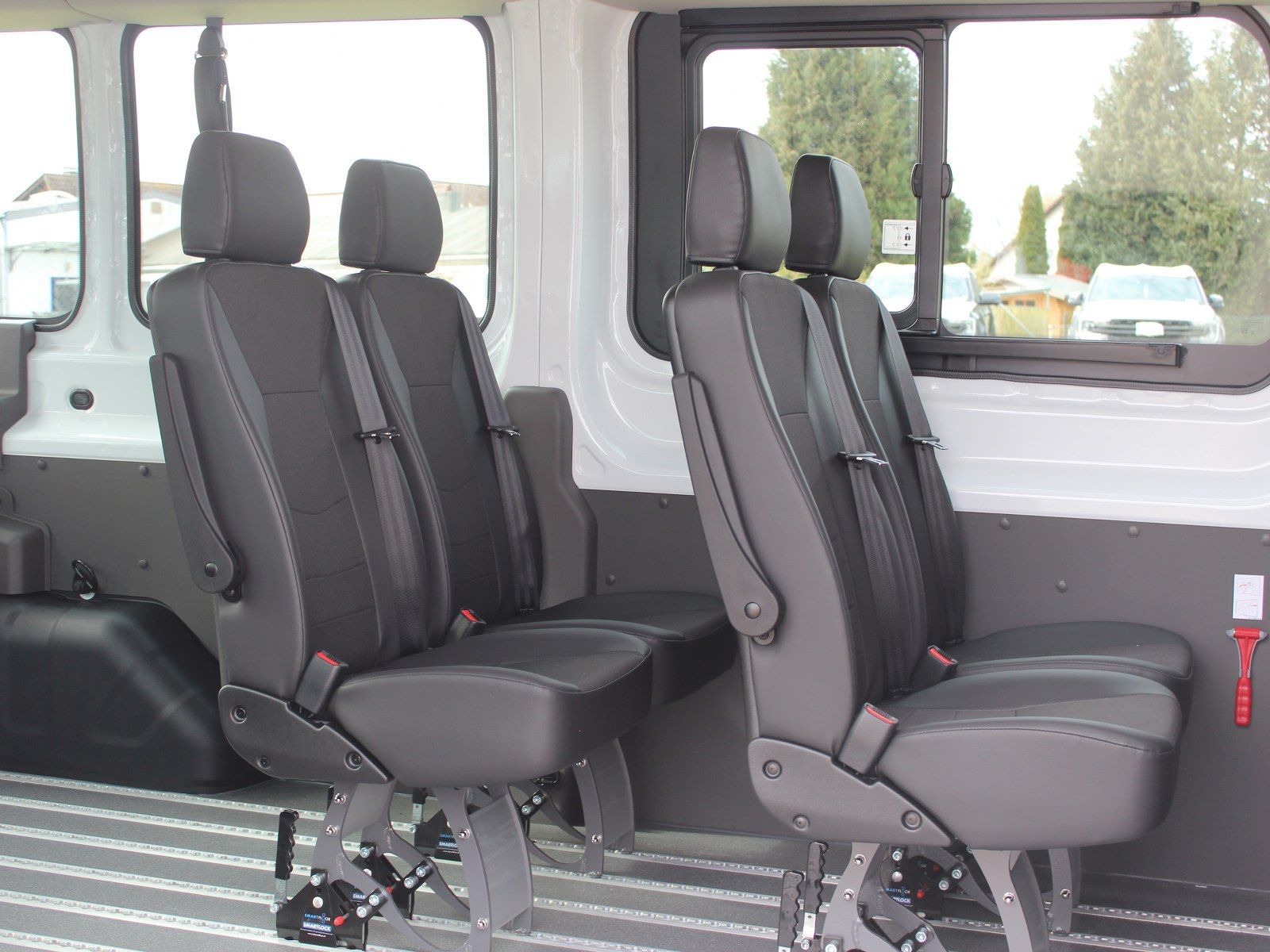 Fahrzeugabbildung Ford Transit 350 L3 Trend Rollstuhlumbau