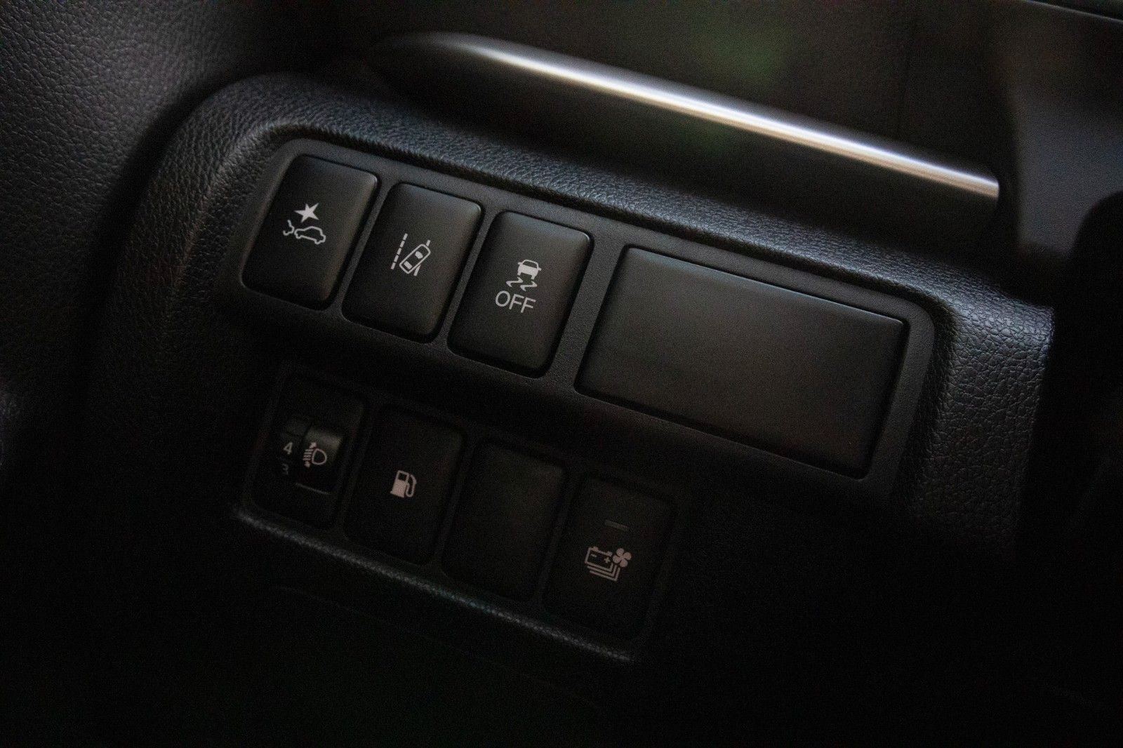 Fahrzeugabbildung Mitsubishi Eclipse Cross 2.4l Basis PHEV 4WD Temp.Tel.