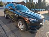 Jaguar F-Pace F-PACE Pure - Jaguar F-Pace: Pure