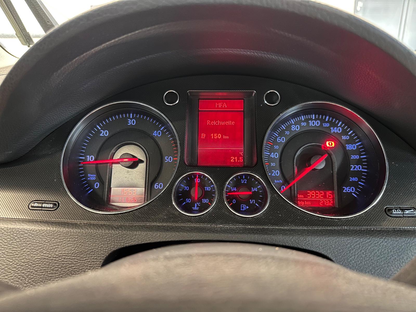 Volkswagen Passat 2005 — engine 1.896 cm³, 105 HP (77kW)