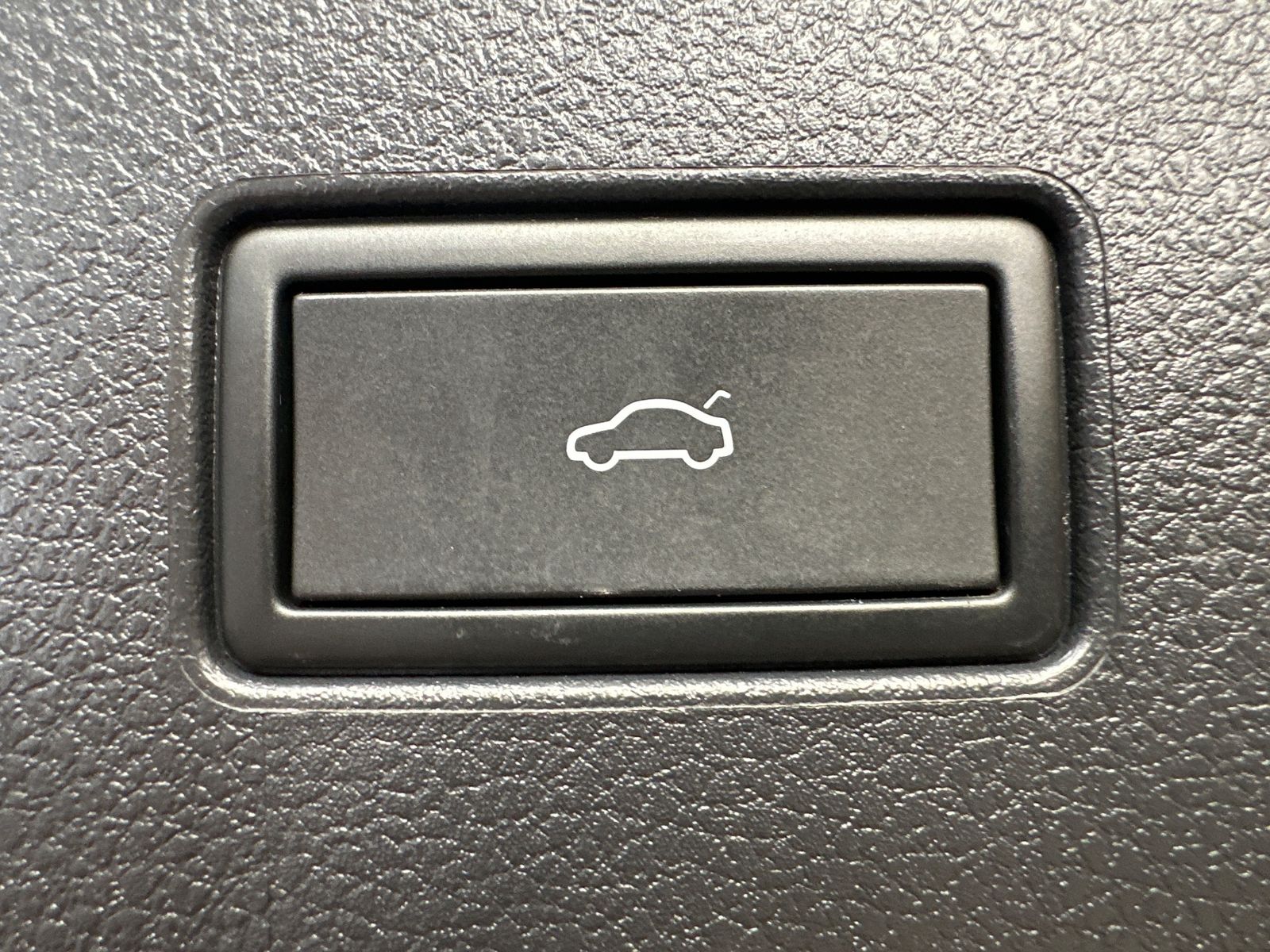 Fahrzeugabbildung Volkswagen Passat Variant 2.0 TDI DSG Elegance NAV+LED+PANO