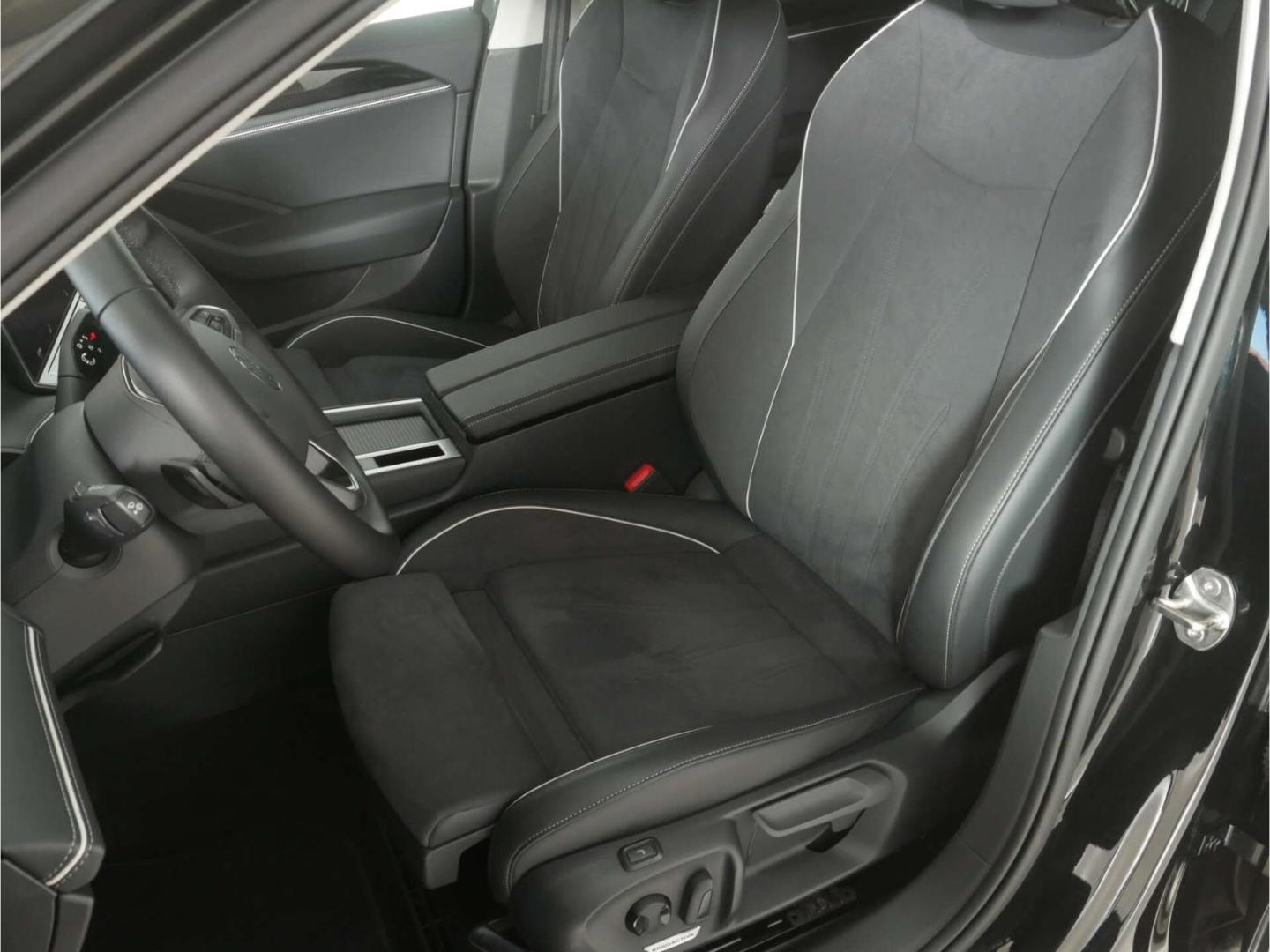 Volkswagen Passat 1.5 eTSI Business DSG NAV/LED/AHK/Kamera, миниатюра 15