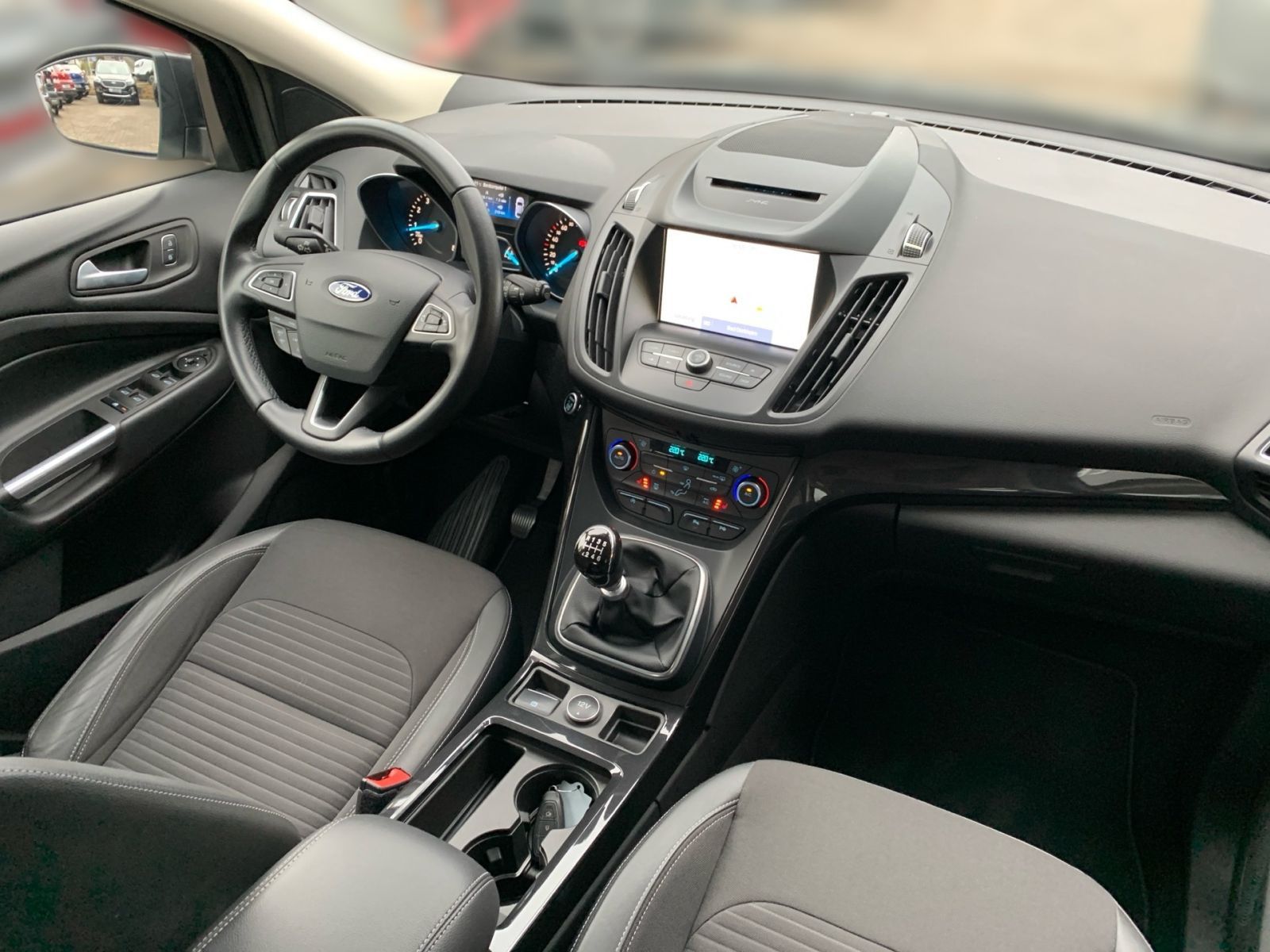 Fahrzeugabbildung Ford Kuga 1.5 EcoBoost Titanium 4x2 Start/Stopp 1Hd