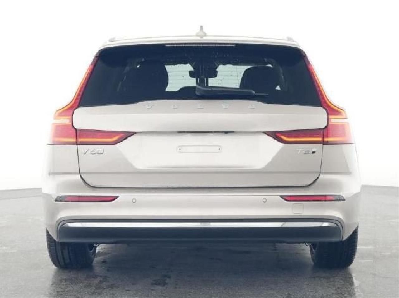Fahrzeugabbildung Volvo V60 Kombi Plus Bright Recharge Plug-In Hybrid AW