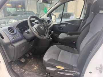 Opel Vivaro - 8