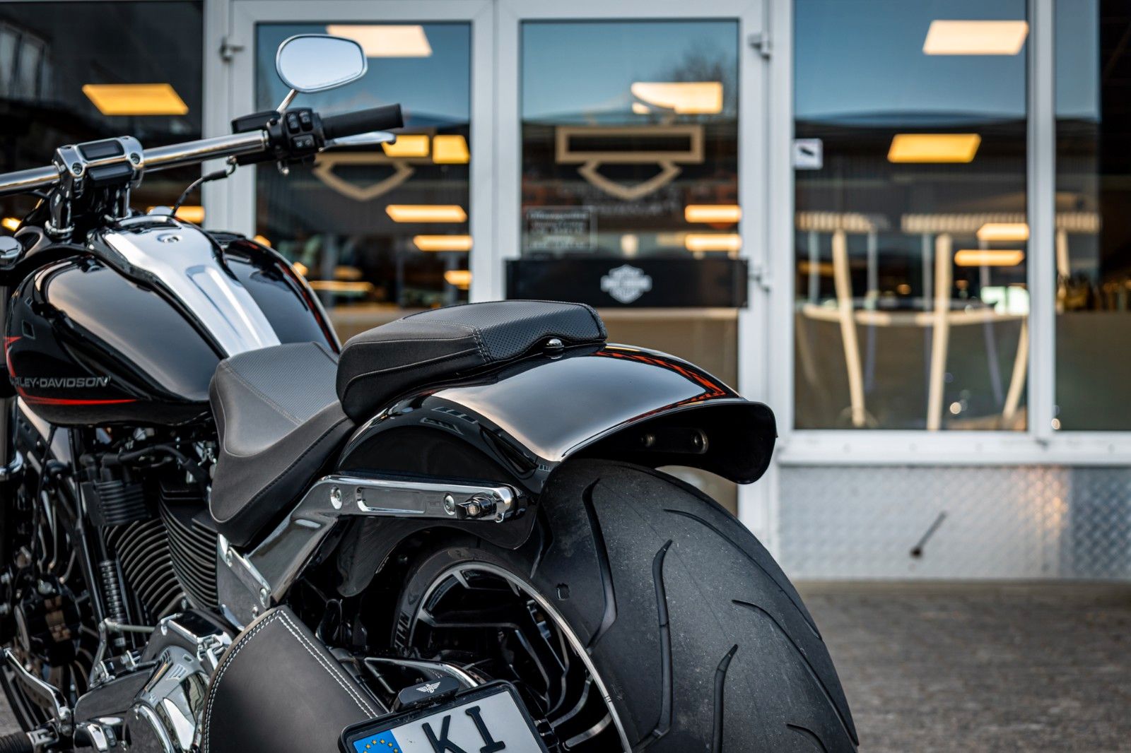 Fahrzeugabbildung Harley-Davidson FXBR Breakout 117 cui - Jekill & Hyde