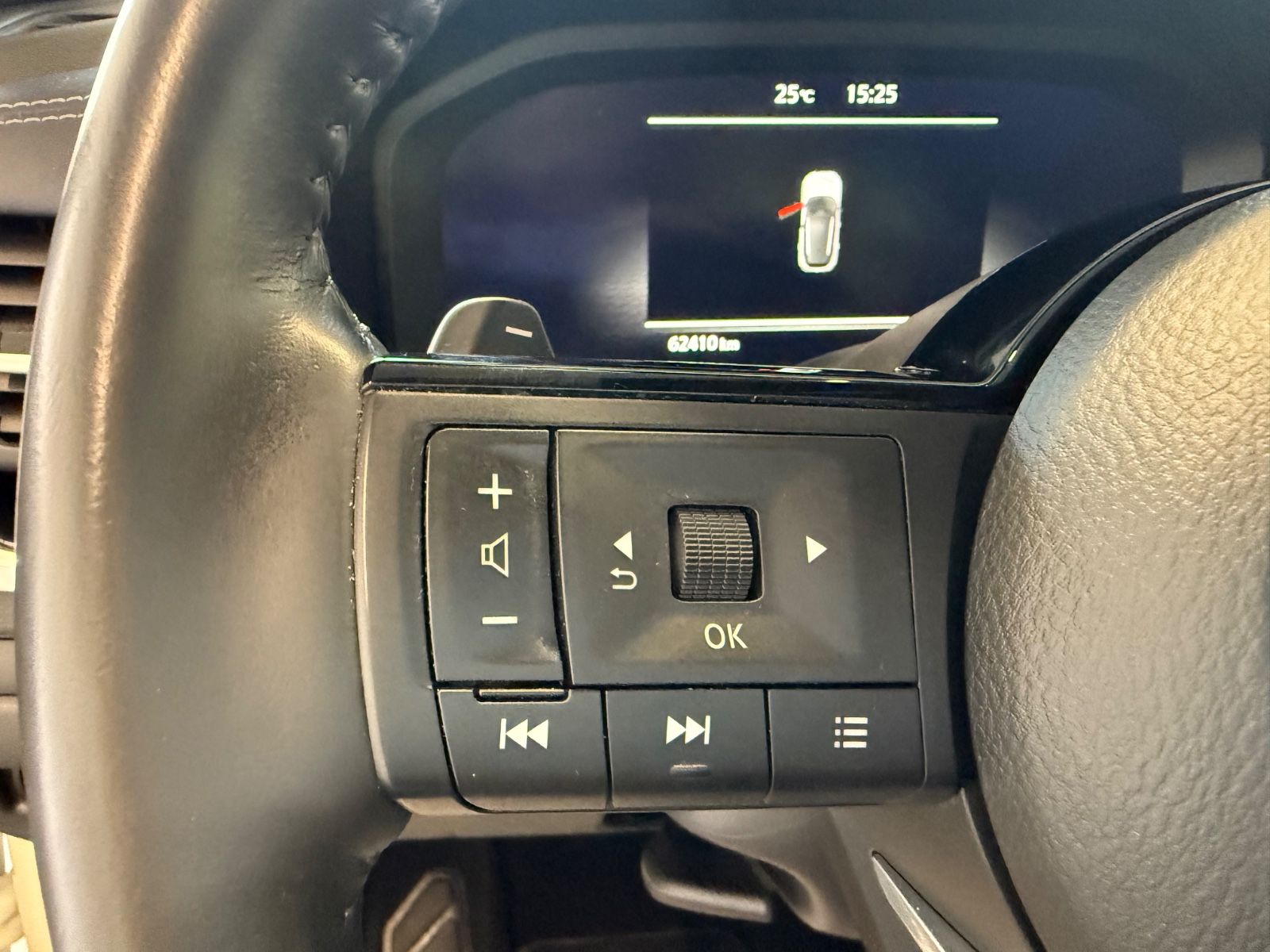 Fahrzeugabbildung Nissan Qashqai Tekna MHEV; Autom.,HUD,Teilleder,AHK