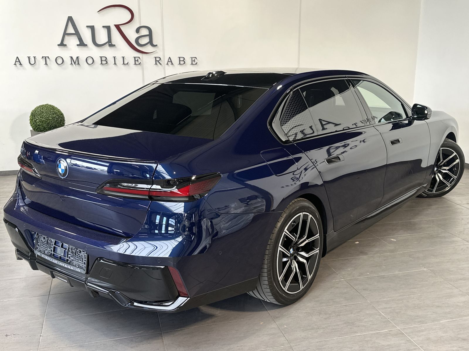 Fahrzeugabbildung BMW i7 xDrive60 M-Sport Pro NAV+LASER+PANO+HUD+360°