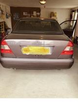 Mercedes-Benz Mercedes C220 Automatik - Mercedes-Benz C 220 mit Benzin-Antrieb: Limousine