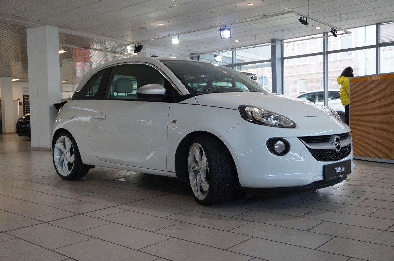 Fahrzeugabbildung Opel Adam 1.4 WHITE LINK LED/TEMP./SPORT/SH/KLIMA/USB