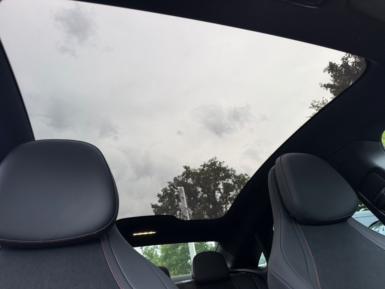 Fahrzeugabbildung Mercedes-Benz CLA 250+ EQ AMG+PANO+NIGHT+MULTIB+MASSAGE+DISTR+