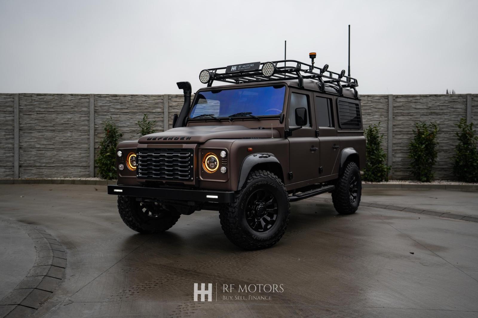 Land Rover Defender  110 2.4 Hard Top Base