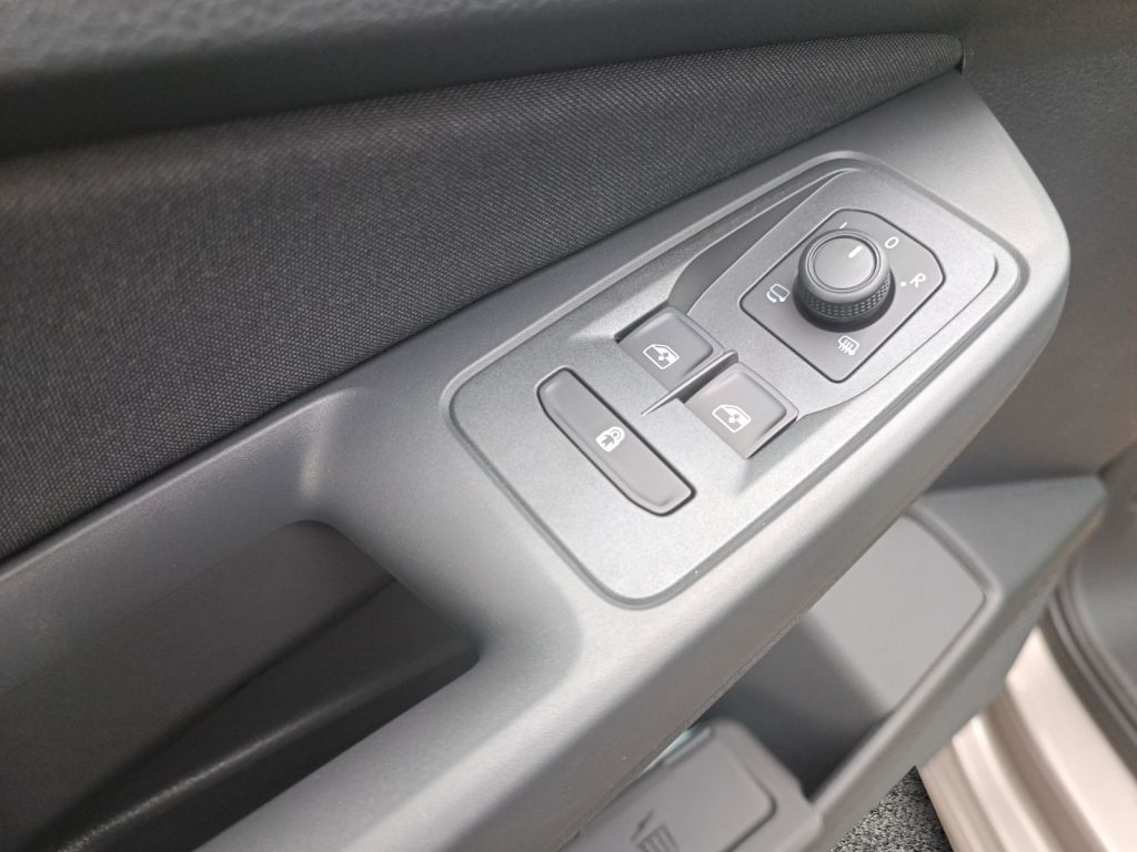 Fahrzeugabbildung Volkswagen Caddy 2.0 TDI DSG Life ACC LED APP SHZ