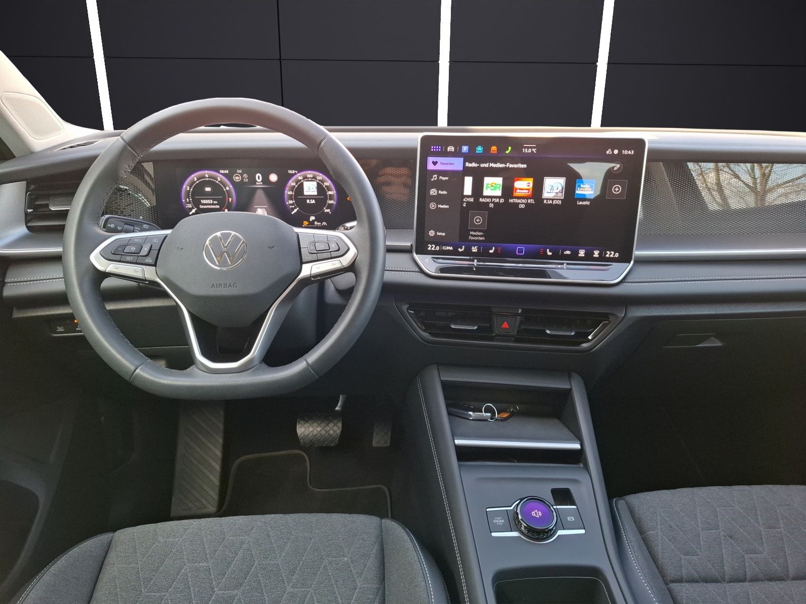 Fahrzeugabbildung Volkswagen Tayron eTSI Life DSG 7-Si Matrix AHK Navi AID AC