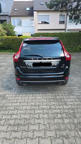 Volvo XC60 D4 AWD Momentum Geartronic Momentum - Volvo XC60 Gebrauchtwagen in München