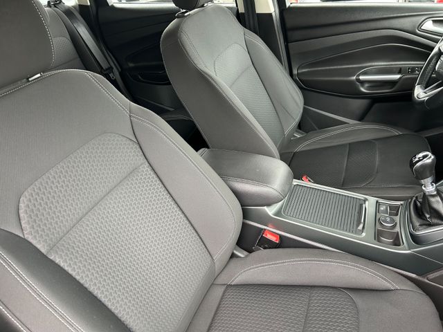 Fahrzeugabbildung Ford Kuga 1.5 +Kamera+AHK+KLM+Allwetter+Navi+SHZ+BT+