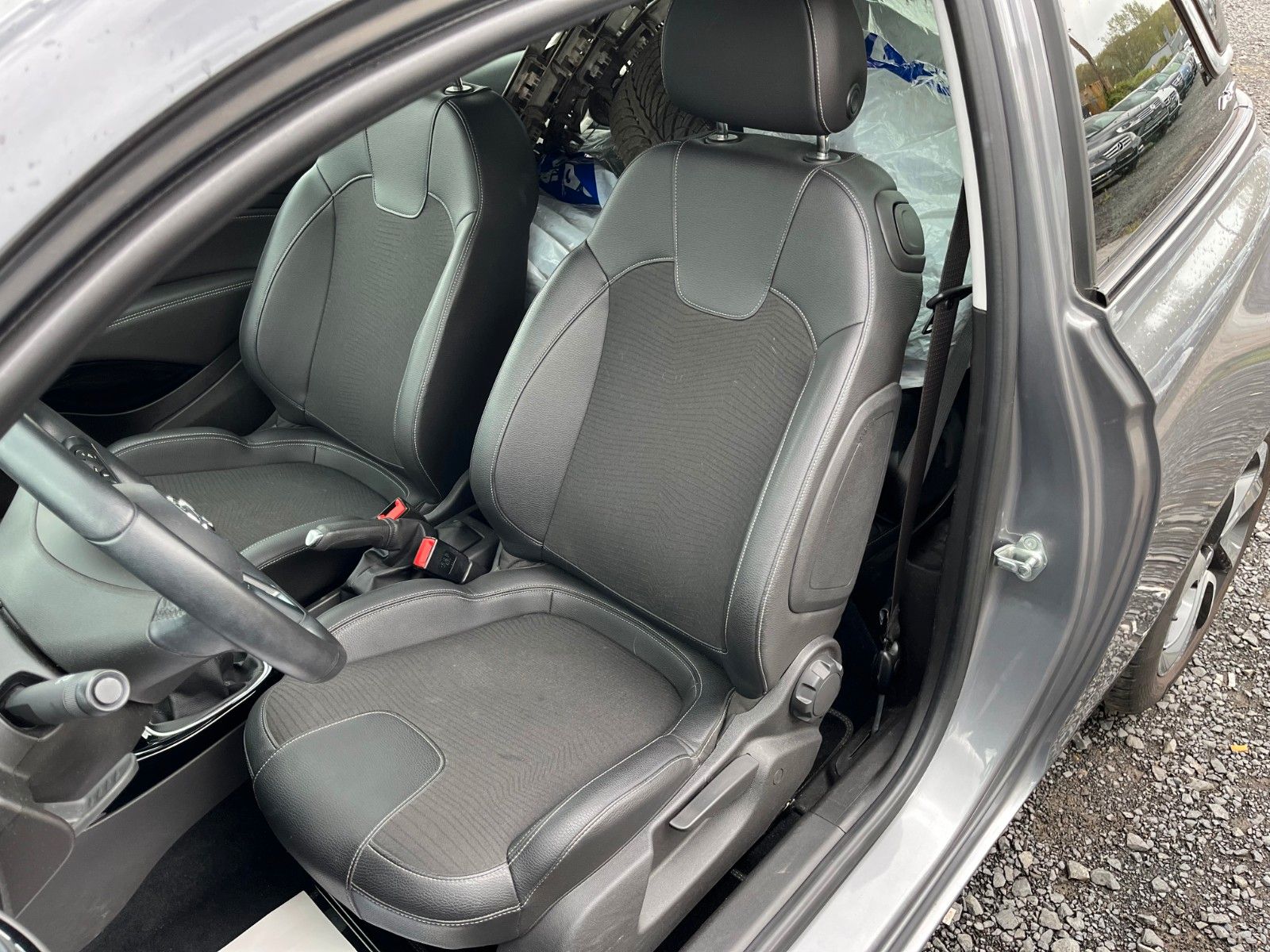 Fahrzeugabbildung Opel Adam Jam 1.4 64KW Klima Tempomat 2.HAND Scheckhe